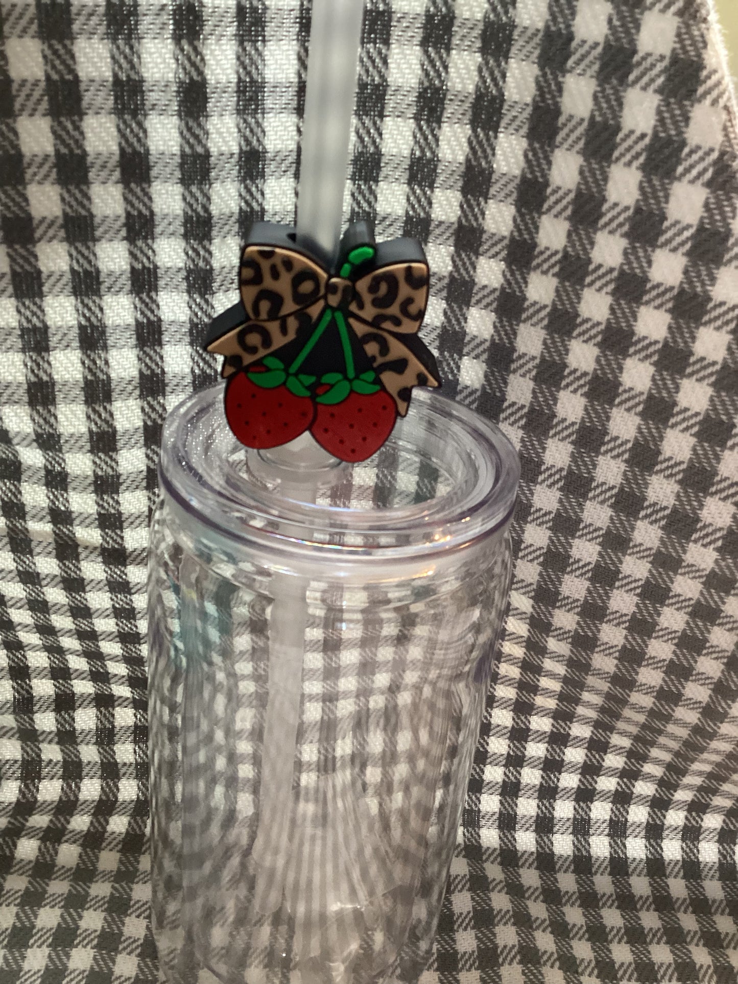 Medium straw topper