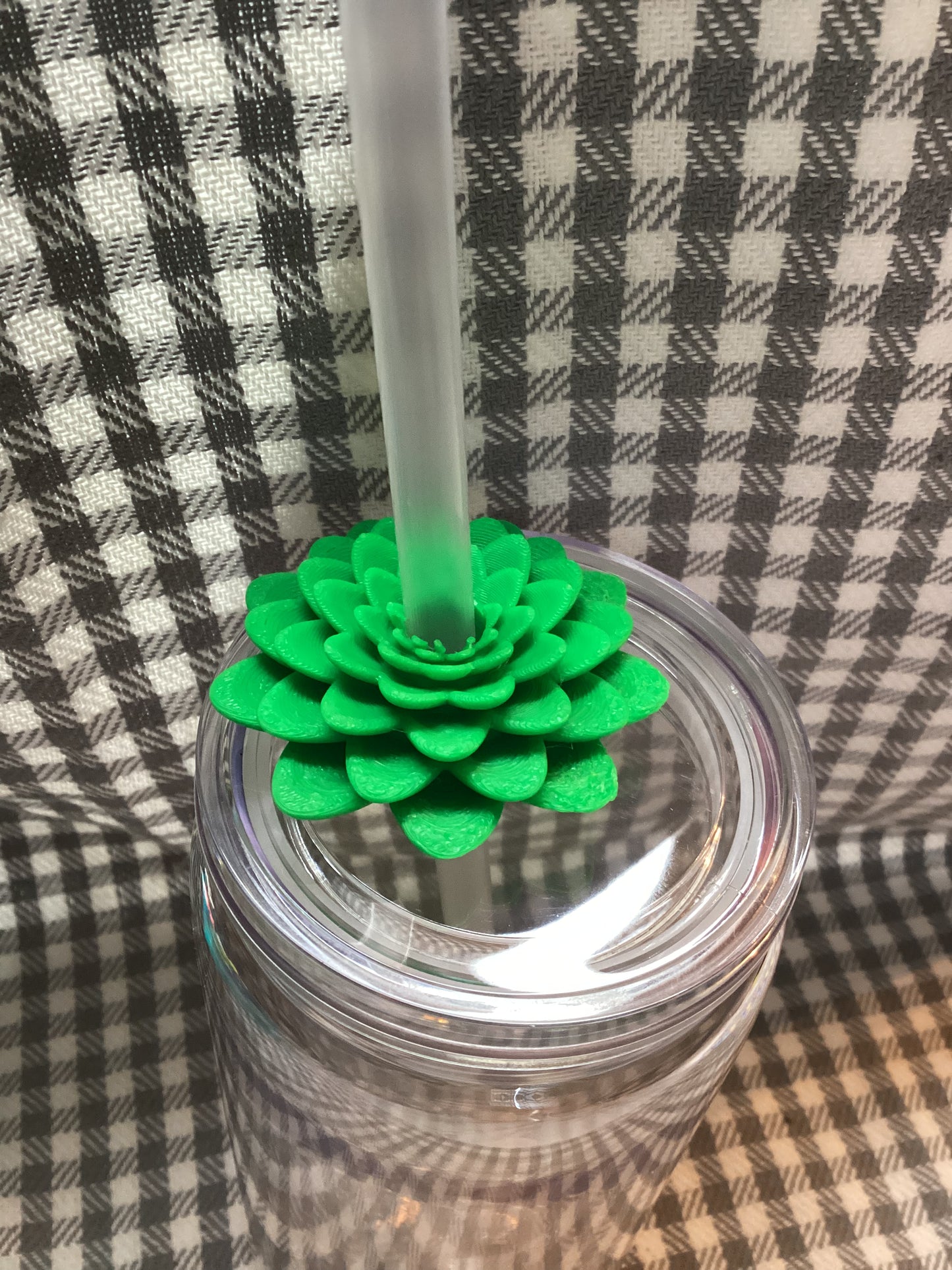 Medium straw topper
